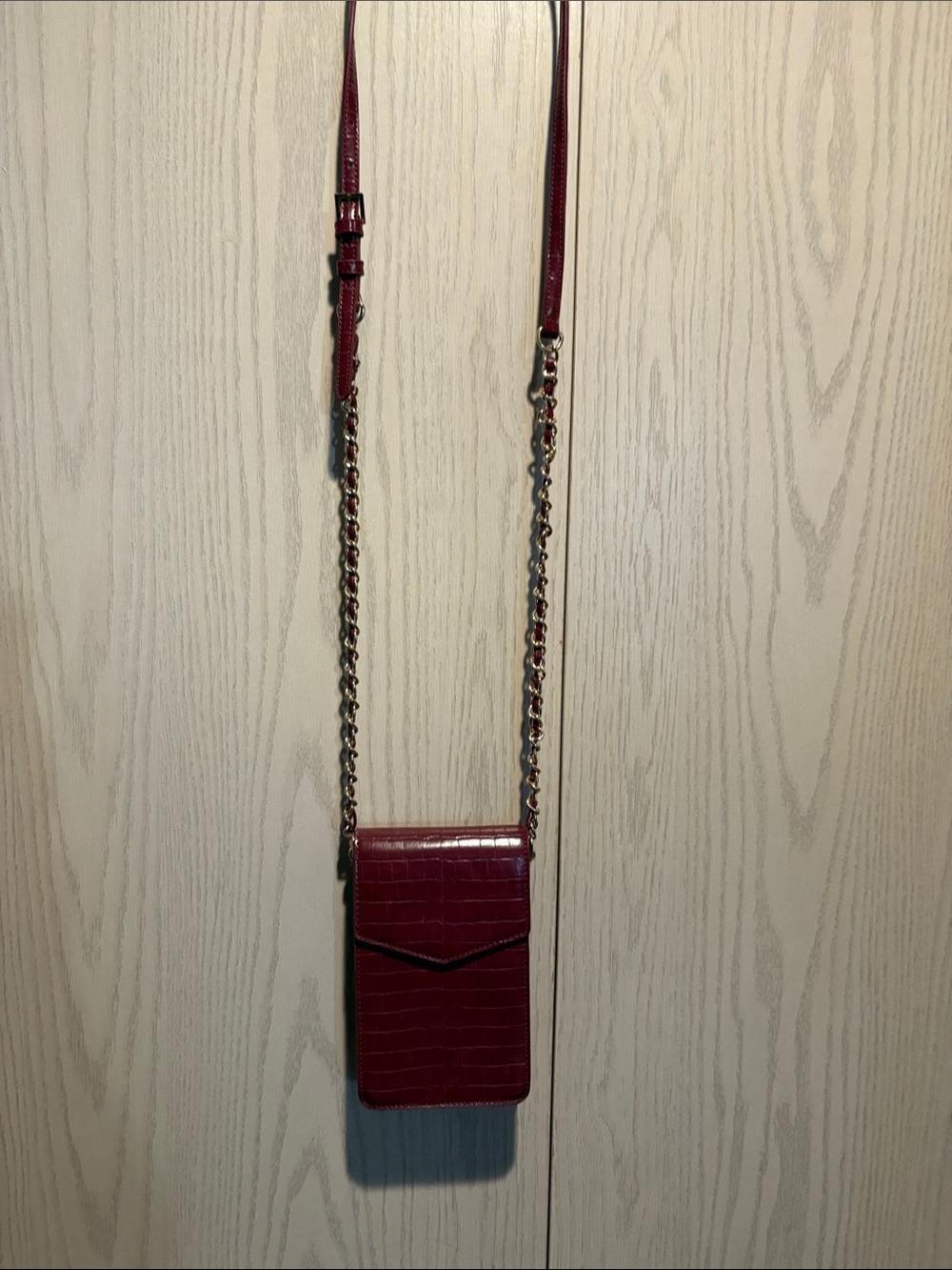 Croc-Embossed Burgundy Crossbody Phone Bag with Chain Strap